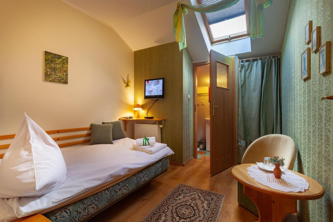 Poziomka Hotel Kujan Luaran gambar