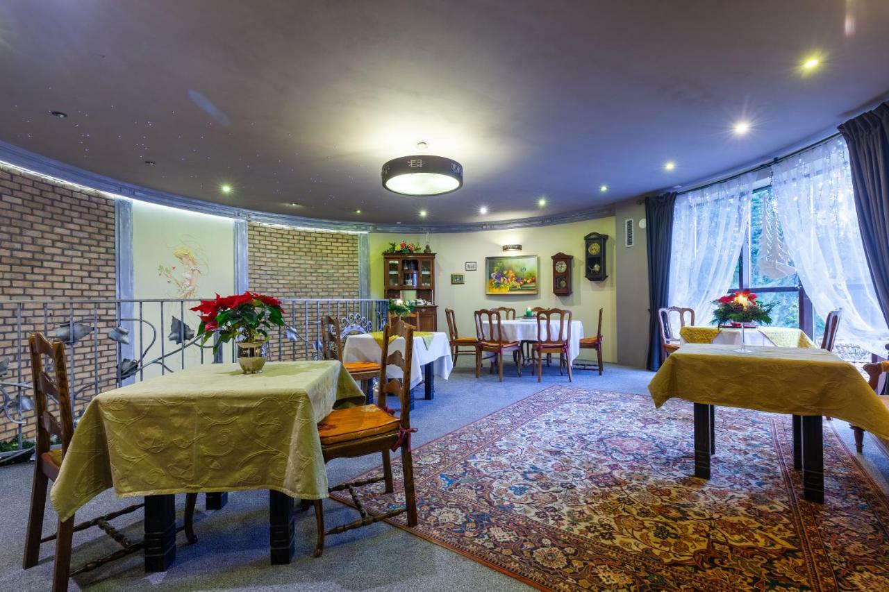 Poziomka Hotel Kujan Luaran gambar