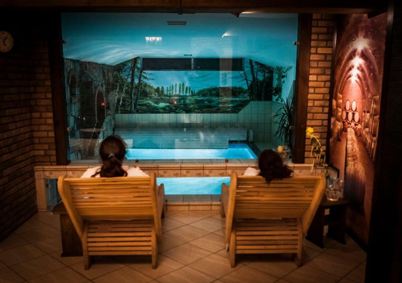 Poziomka Hotel Kujan Luaran gambar